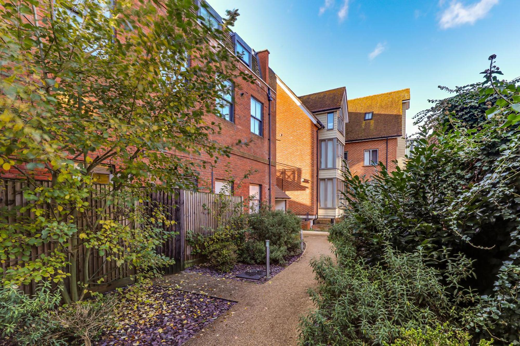 Exceptionally Spacious Central Canterbury Home Εξωτερικό φωτογραφία